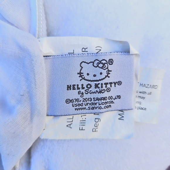 Hello Kitty plush backpack. - Picture 8 of 8